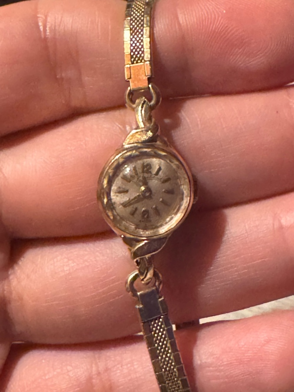 Vintage Lucien Piccard 14K Gold Ladies Cocktail Watch & Heart-Shaped Gold Box - Picture 4 of 9